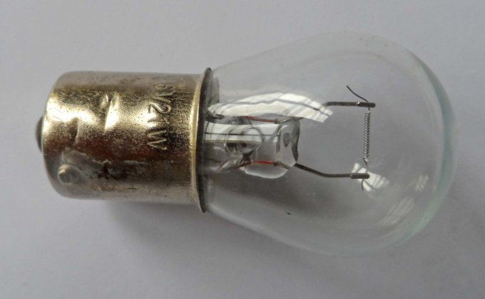 Ampoules 6 V, 21 W diamètre du culot = 15 mm