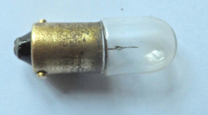 Ampoules 6 V, 4 W diamètre du culot = 9 mm 